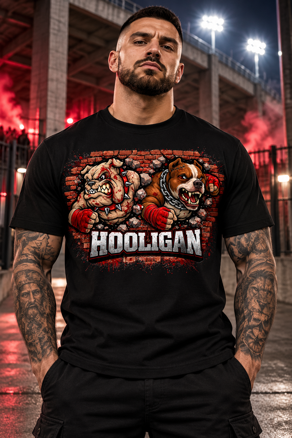 Черна тениска HOOLIGAN, показана на модел